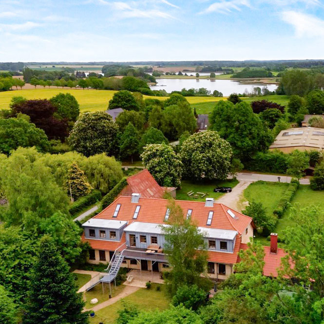 Luftaufnahme Lassen Ferienhof in Brodersby Schleswig-Holstein an der Schlei nahe der Ostsee.